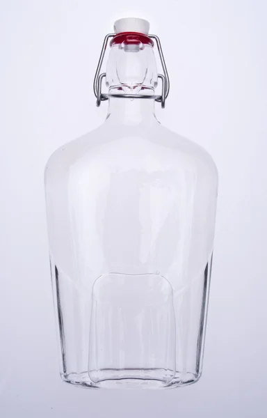 Durchscheinende Flüssigkeit gefüllte Flasche — Stockfoto