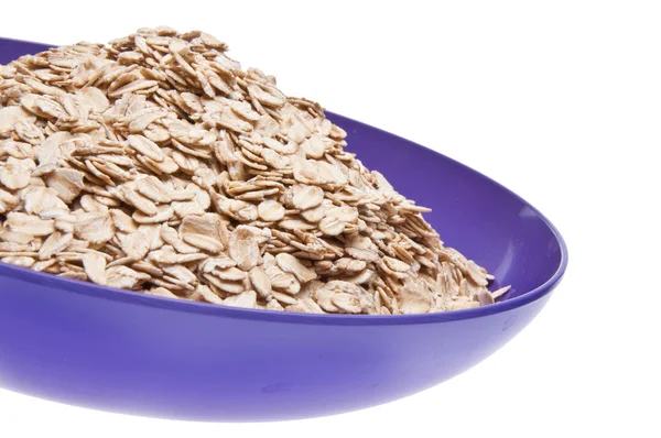 Ovaz de cereale integrale într-un castron violet vibrant — Fotografie, imagine de stoc