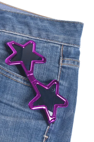 Occhiali da sole a forma di stella nella tasca del denim blu Jean Pants — Foto Stock