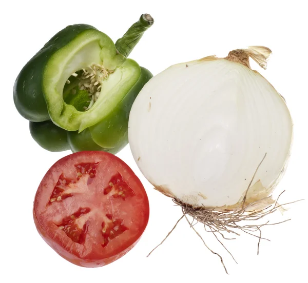 Φέτες τμήματα μια πράσινη πιπεριά, ντομάτα και λευκό κρεμμύδι — Φωτογραφία Αρχείου
