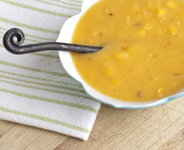 Čerstvé kukuřičná polévka — Stock fotografie
