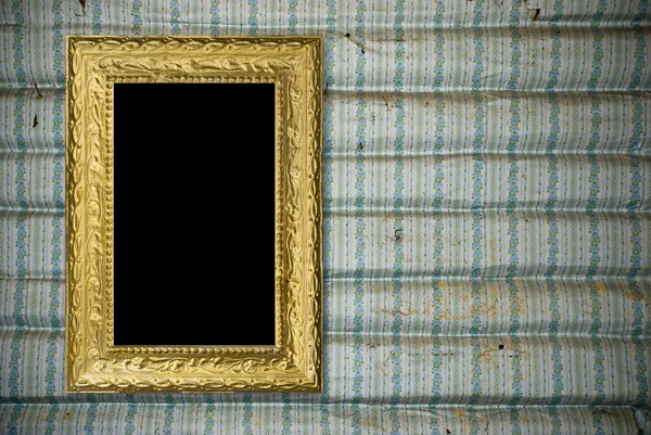 Gamla grunge vägg med vintage guld ram — Stockfoto