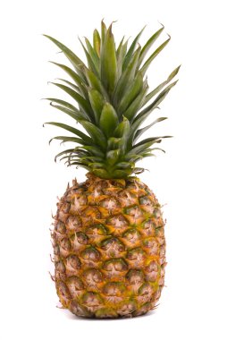 Beyaz arkaplanda ananas