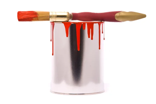 Kırmızı boya ve bir WHI doğum profesyonel fırça olabilir — Stok fotoğraf