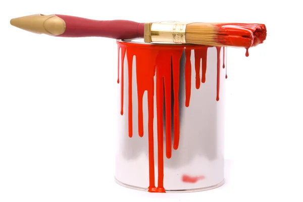 Canette de peinture rouge et pinceau professionnel sur un whi — Photo