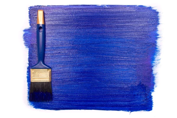 Profesionální štětec s modrou barvou na bílém ba — Stock fotografie