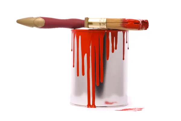 Lata de tinta vermelha e escova profissional — Fotografia de Stock