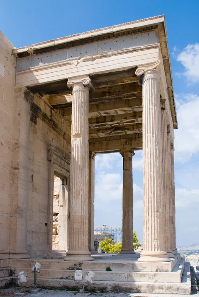 アクロポリス、アテネにエレクテ寺 — ストック写真