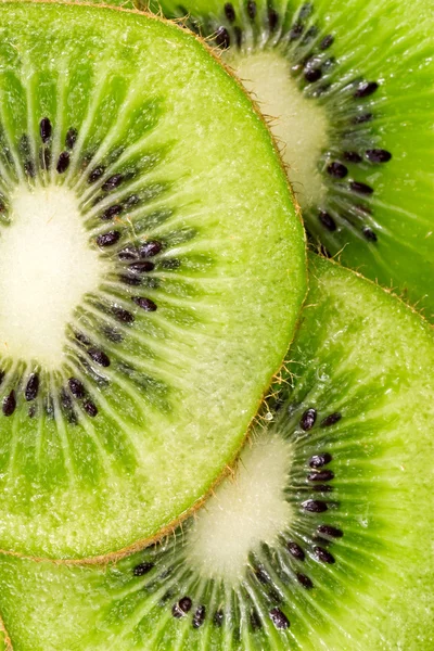 Slices of juicy kiwi fruit — Stock Photo, Image