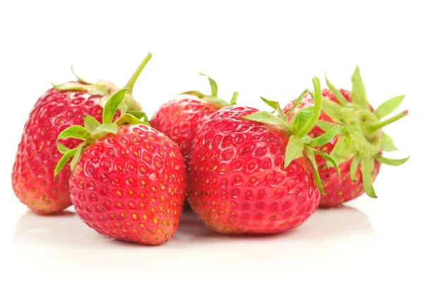 五个红色的草莓 — 图库照片