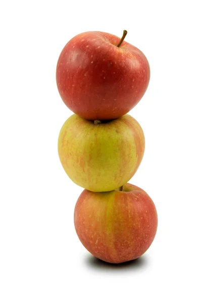 Стопка из трех яблок — стоковое фото