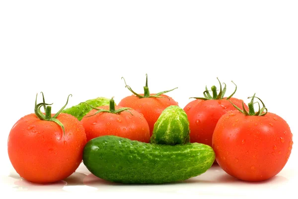 Świeże pomidory i ogórki — Zdjęcie stockowe