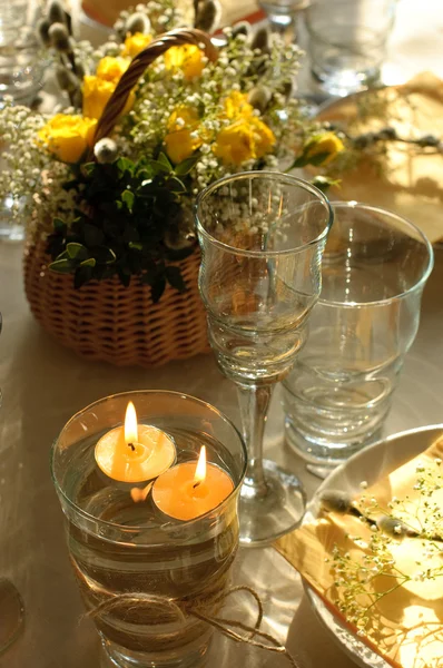 Ajuste de mesa con velas — Foto de Stock