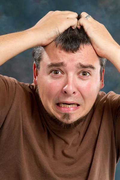 Hombre extremadamente frustrado —  Fotos de Stock