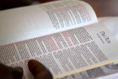 bibli otevřenou k činům