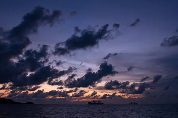 patong gün batımında