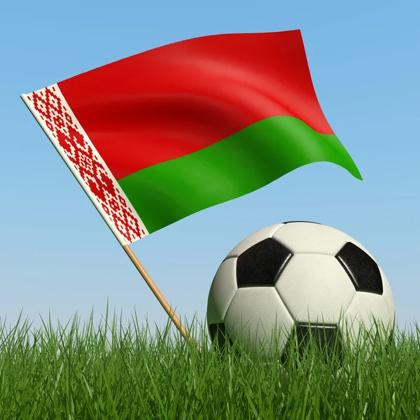 Fotbalový Míč Trávě Vlajka Běloruska Proti Modré Obloze — Stock fotografie