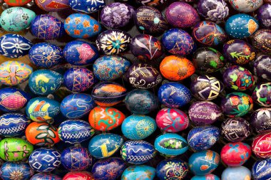 renkli Paskalya yumurtaları. Paskalya renkli arka plan.