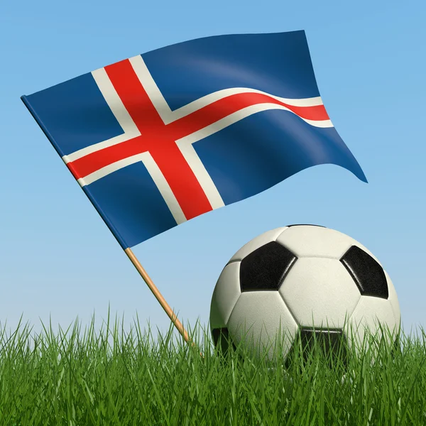 Bola de futebol na grama e bandeira da Islândia . — Fotografia de Stock
