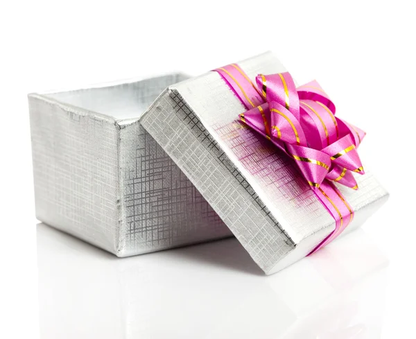Izole hediye kutusu — Stok fotoğraf