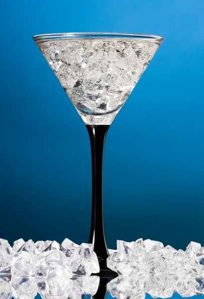 Glas mit Wasser — Stockfoto