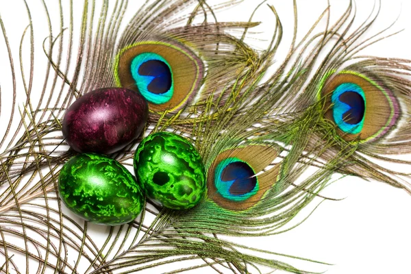 Ovos de Páscoa com olho de pavão — Fotografia de Stock