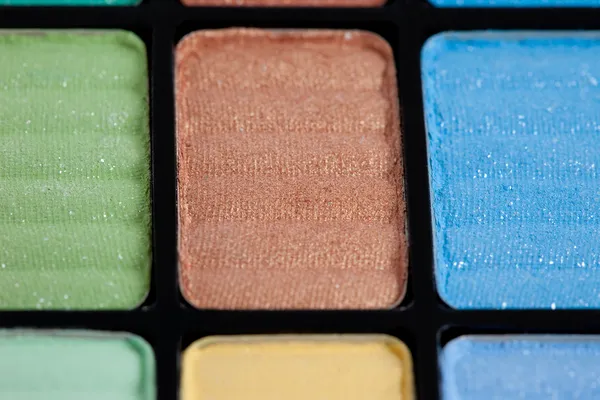 Braune und blaue Make-up-Lidschatten — Stockfoto