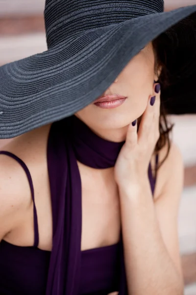 Krásná dáma v klobouku — Stock fotografie