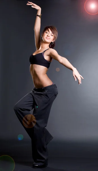 Танцовщица с худой фигурой — стоковое фото