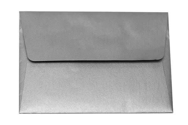 Серебристый конверт изолирован на белом фоне — стоковое фото