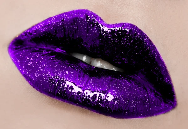 Close-up de belos lábios femininos — Fotografia de Stock