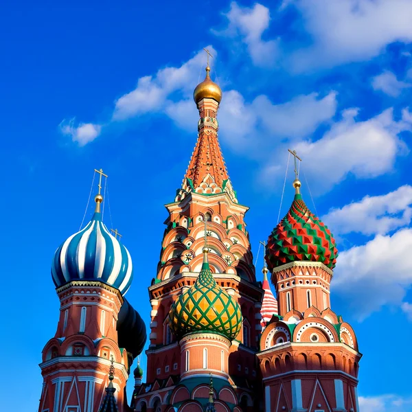 Moskova 'daki Kızıl Meydan' daki Aziz Basil Katedrali — Stok fotoğraf