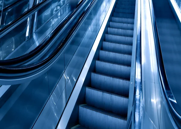 Csökken a kék üres business esca lépcső — Stock Fotó