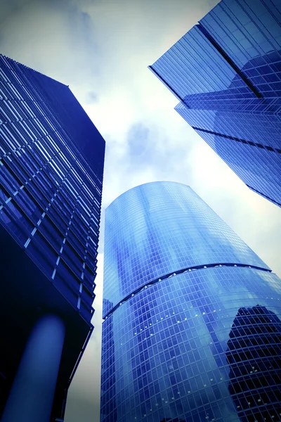 Potentiële uitzicht op nieuwe moderne gebouw wolkenkrabbers van bedrijf — Stockfoto