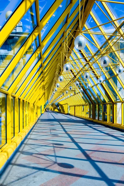 Abstrakt gula tunneln i office — Stockfoto
