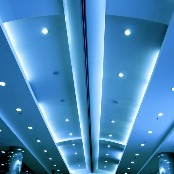 Moderno soffitto blu — Foto Stock