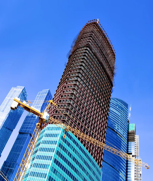 Construcción de un edificio de varios pisos —  Fotos de Stock