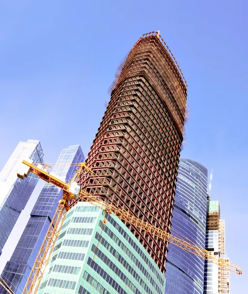 Construcción de un edificio de varios pisos —  Fotos de Stock
