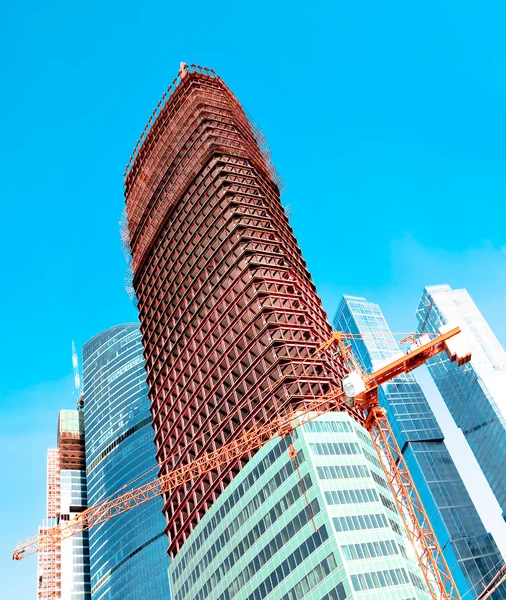 Строительство многоэтажного здания — стоковое фото
