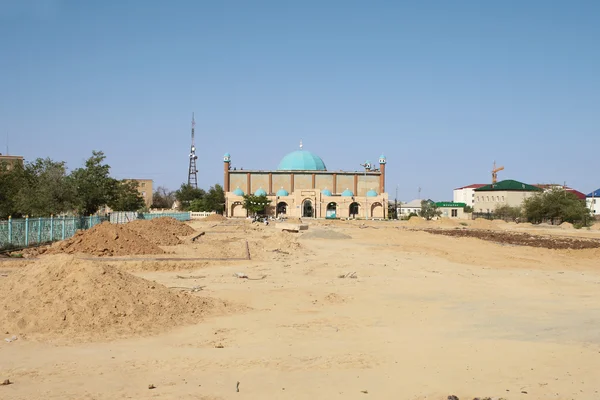 การก่อสร้างพื้นที่ใหม่ในเมือง New-Uzen . — ภาพถ่ายสต็อก