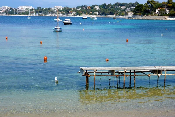 Strand in Antibes, Zuid-Frankrijk — Stockfoto
