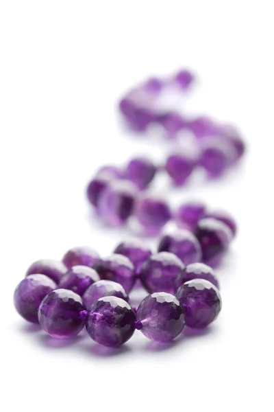 孤立的紫水晶项链 — 图库照片