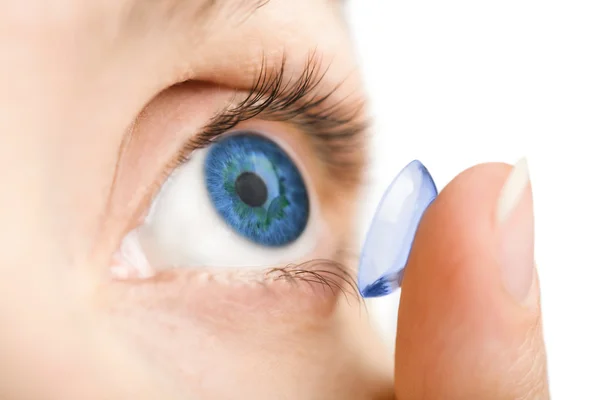 Beautiful human eye and contact lens isolated — Stock Photo, Image