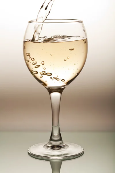 Weißwein im Glas — Stockfoto