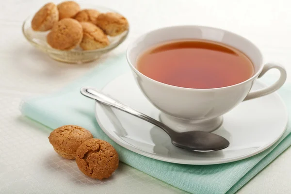 Cup of tea and muffins — Stock Photo, Image
