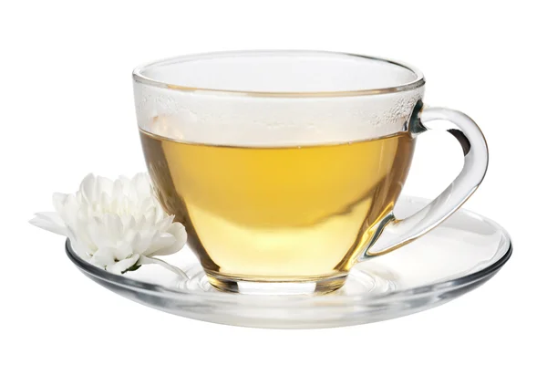 Kopje groene thee en witte bloem geïsoleerd — Stockfoto
