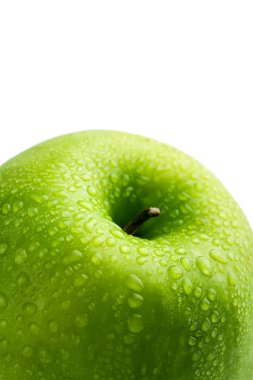 taze yeşil elma izole Su damlacıkları ile