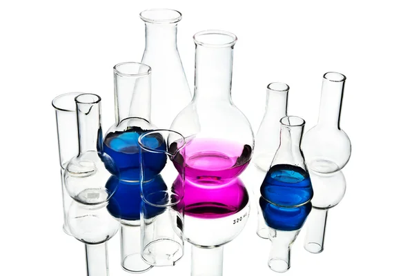 Apparecchiature chimiche di laboratorio isolate — Foto Stock