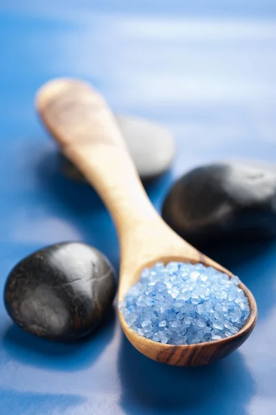 Ziołowa sól i spa kamienie — Zdjęcie stockowe