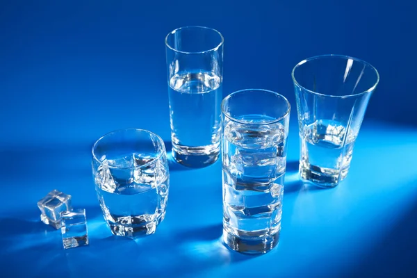 Vasos de agua —  Fotos de Stock
